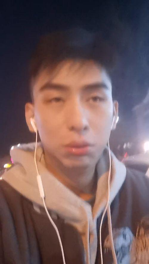 在线视频帅哥,揭秘在线视频帅哥的魅力与影响力